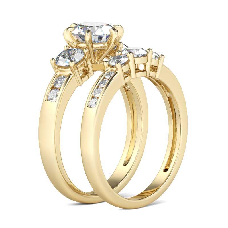 Jeulia Conjunto De Anillos De Tono Oro Con Tres Piedras De Talla Redonda En Plata De Ley