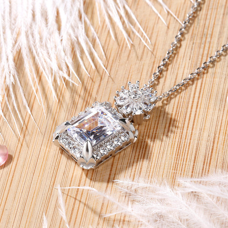 Jeulia Vintage Flower Halo Emerald Cut Sterling Silver Pendant Necklace