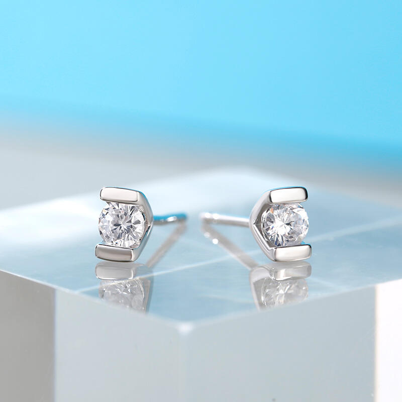 Jeulia Simple Round Cut Sterling Silver Earrings