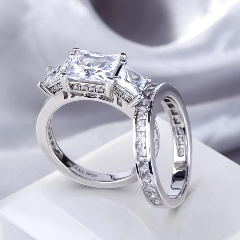 Jeulia Three Stone Princess Cut Sterling Silver Ring Set