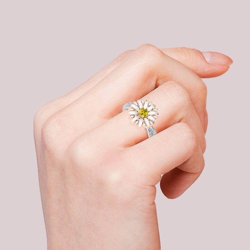 Jeulia "Cheerfulness" Daisy Flower Sterling Silver Rotating Ring