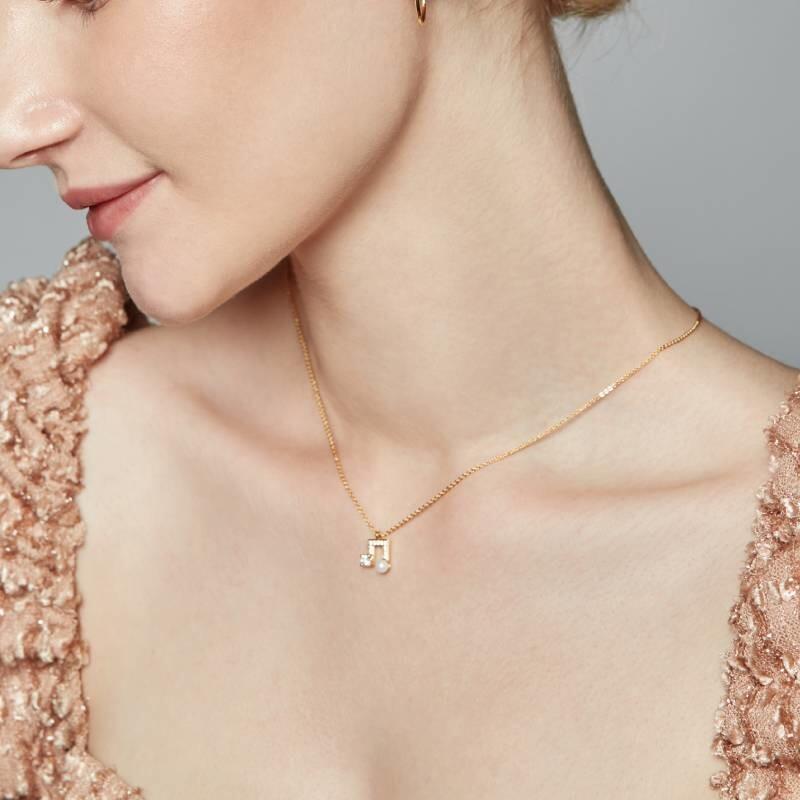 "Love Around The Corner" Round Cut Necklace