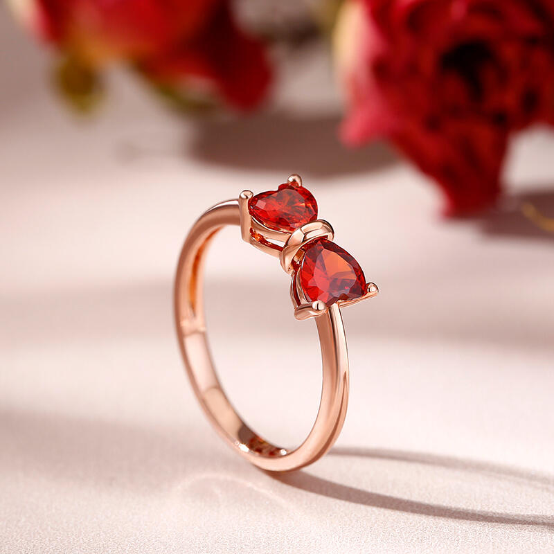 Jeulia Anillo de plata de ley con corte de corazón y lazo rojo