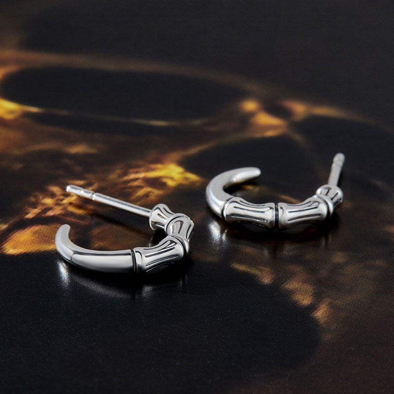 Jeulia "Punk Claw Horn" Sterling Silver Earrings