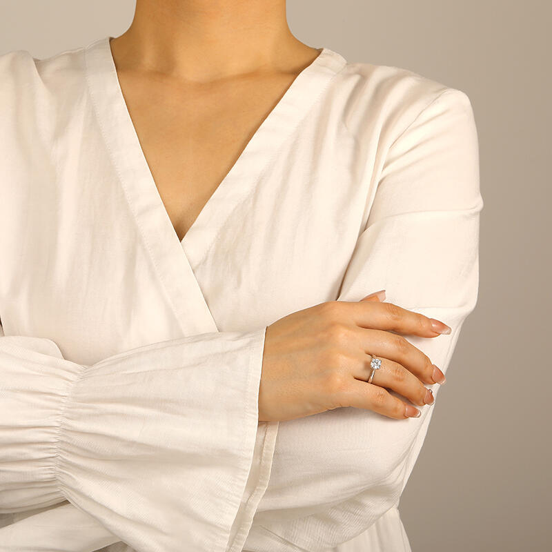 "Berühre Meine Seele" Rundschliff-Seitenstein-Verlobungsring