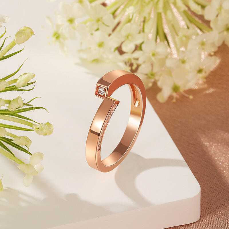 Jeulia Custom Women's Name Wedding Band with Side Bypass