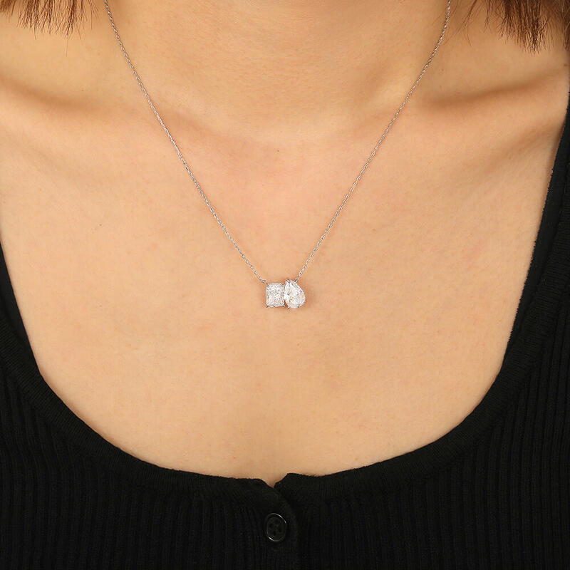 "Pair Poem" Toi-et-Moi-Halskette mit Radiant-Schliff