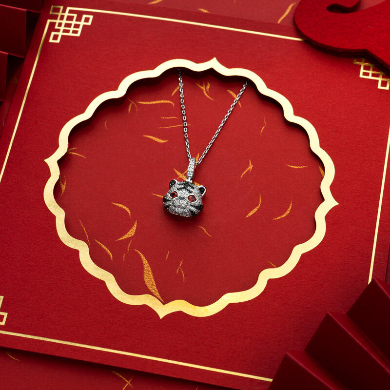 جوليا قلادة "ملك الغابة" النمر من الفضة الاسترلينية