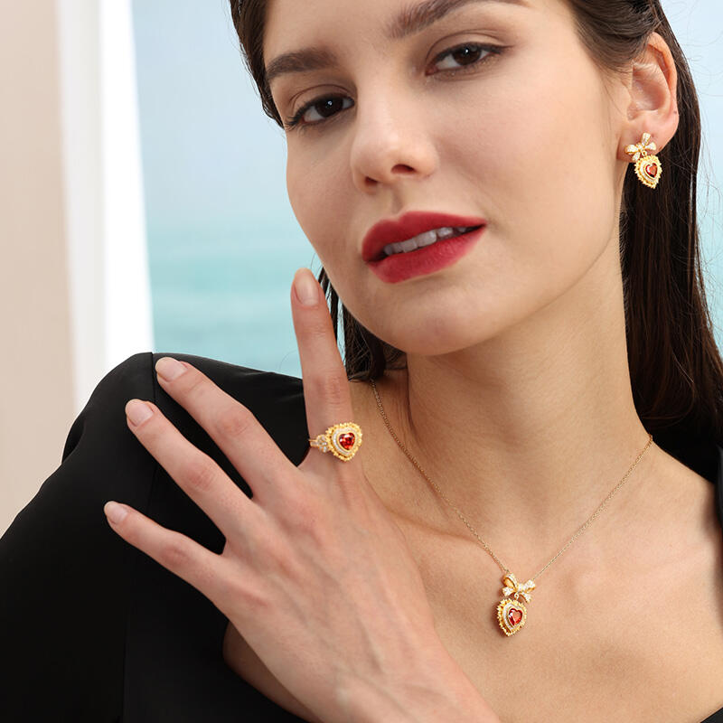 Jeulia "Radiant Love" Halo Heart Cut Sterling Silver Necklace