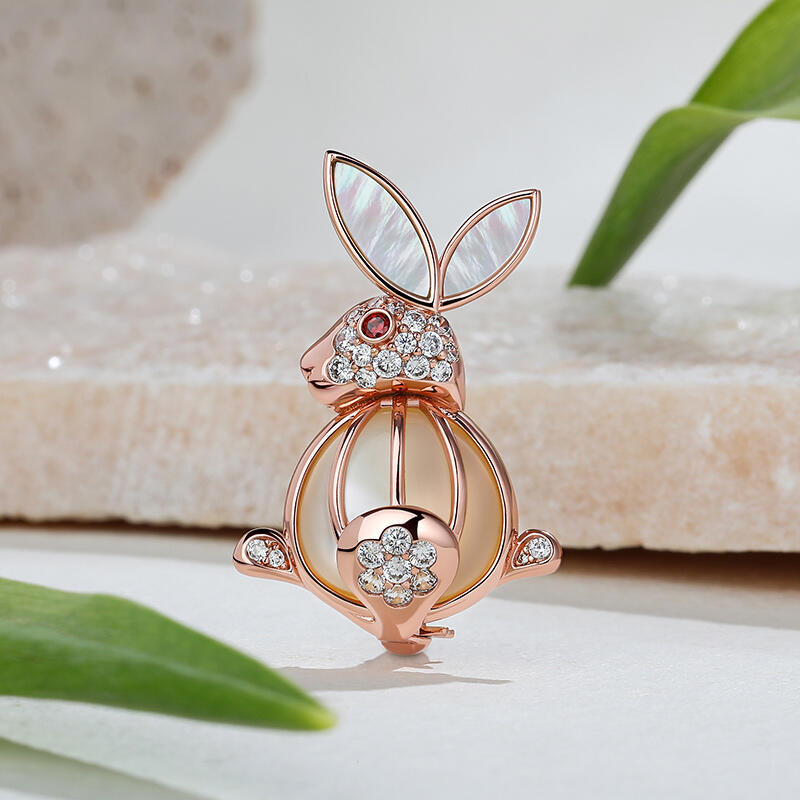 Jeulia うさぎ 兎デザイン 真珠貝 白蝶貝 シルバー ブローチ