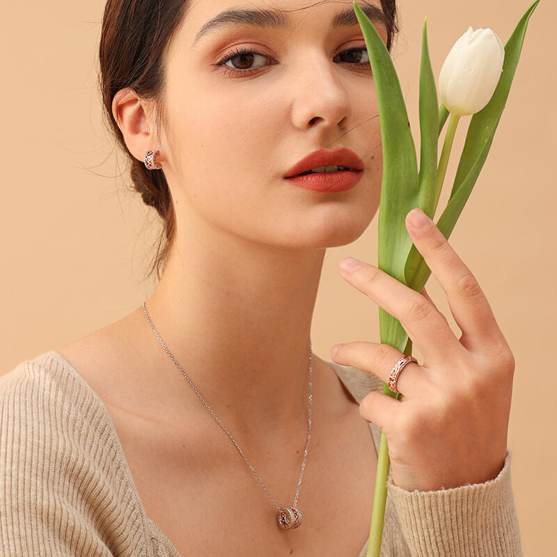Jeulia Collar de plata de ley corazón en dos tonos