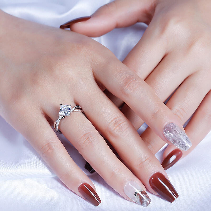 Jeulia 10K/14K/18K Gold Platinum Twist Princess Cut Ring