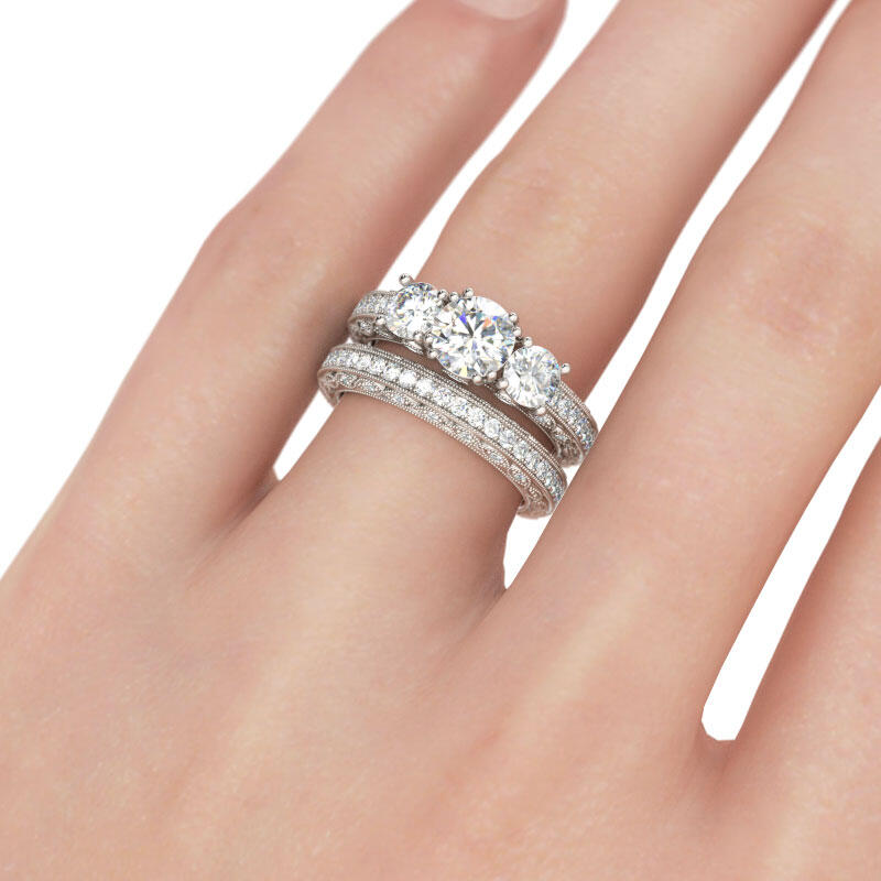 جوليا طقم خواتم بقطع دائري الفضة الإسترليني بثلاثة أحجار على شكل مسنن