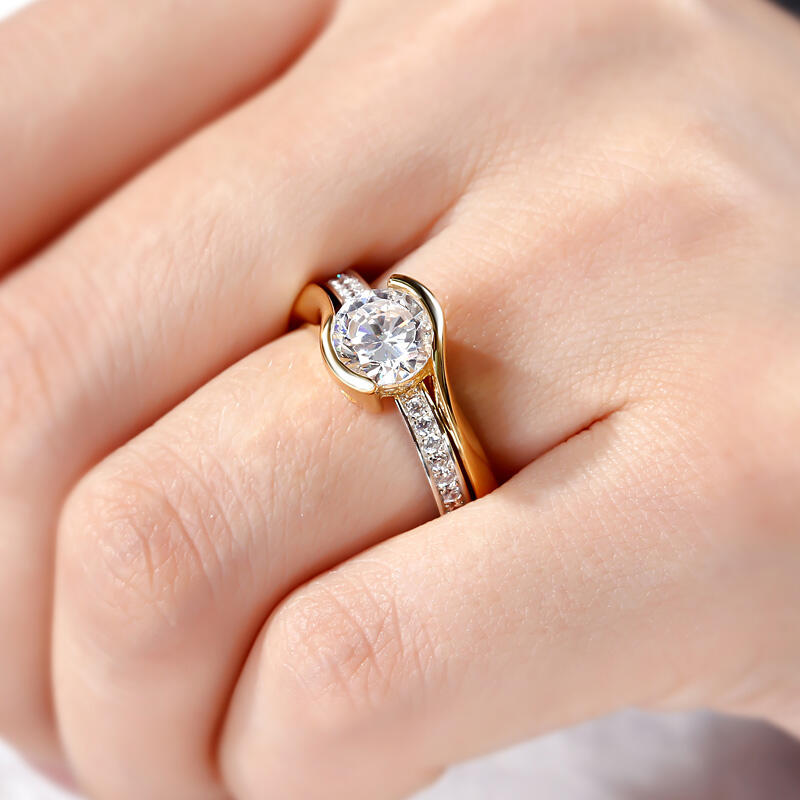 Jeulia Conjunto De Anillos Asimétricos De Talla Redonda En Plata De Ley