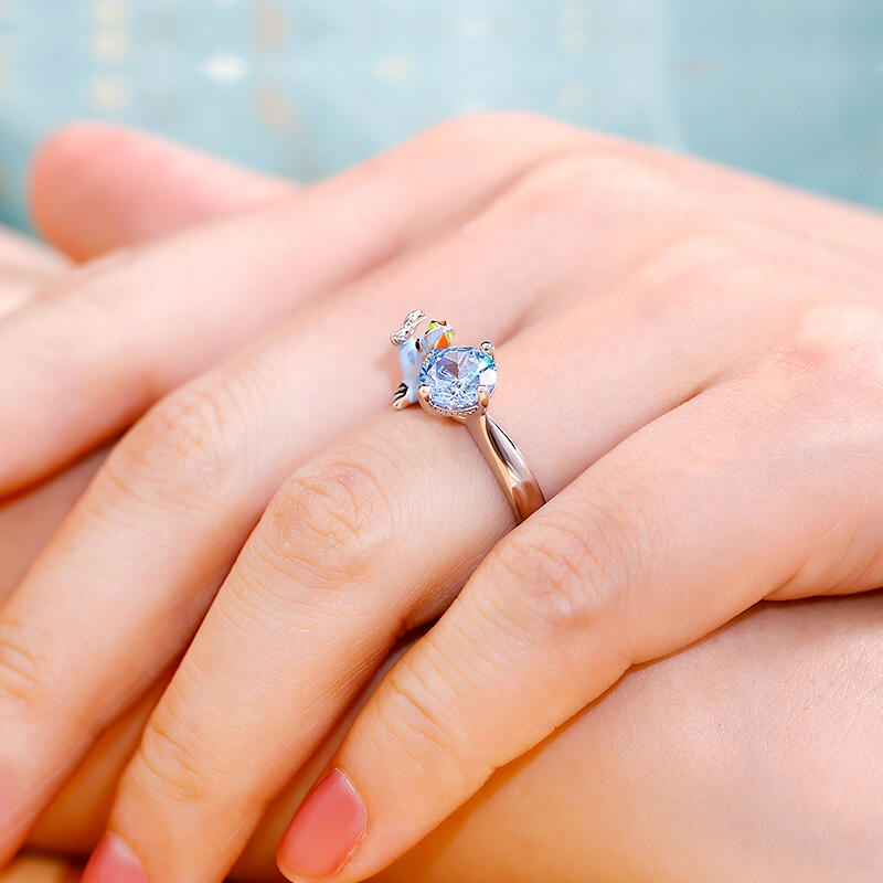 Jeulia Hug Me "Naughty Seal" Round Cut Sterling Silver Ring