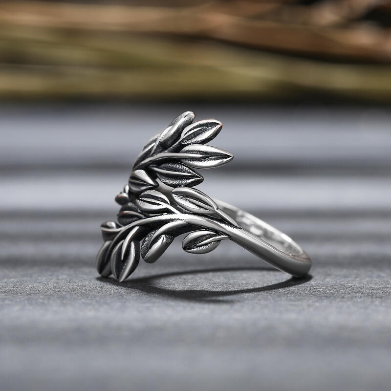 Jeulia Anillo de mujer estilo bypass de plata con ramas y hojas