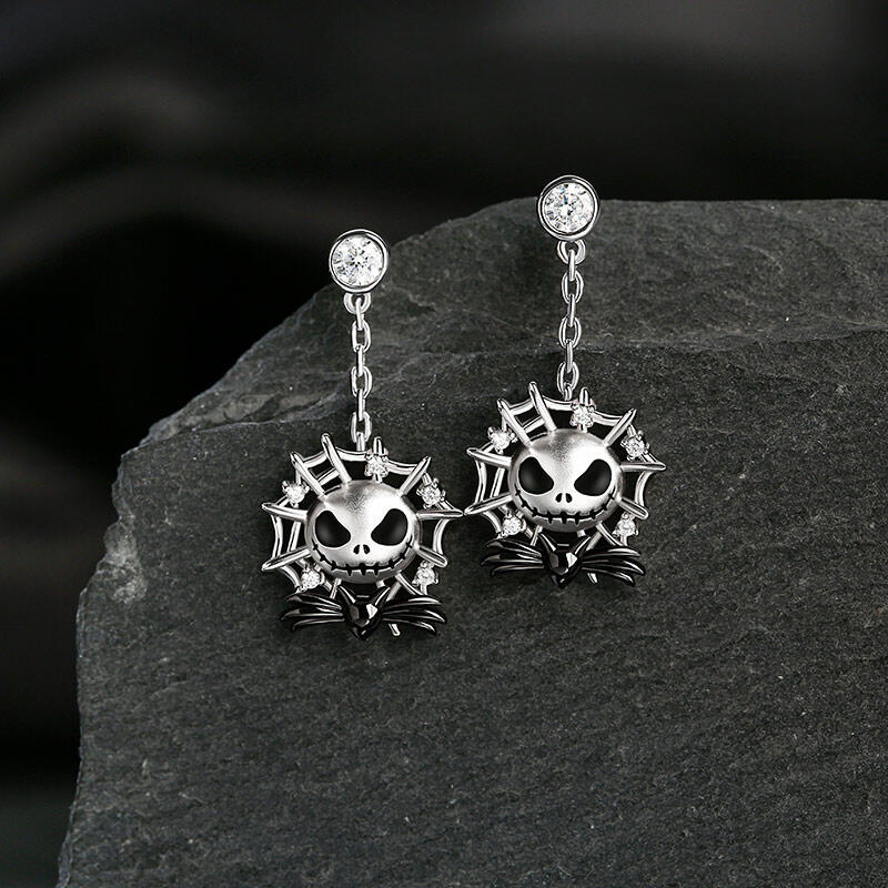 Jeulia Pendientes con colgantes del diseño de calaveras de plata de ley
