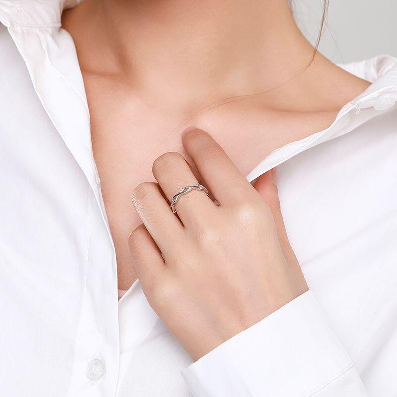 Jeulia X-Shaped Link Sterling Silver Women's Band