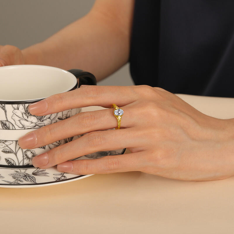 Jeulia Oval Three Stone Gold Engagement Ring for Women