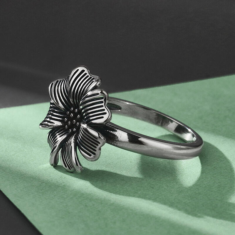 Jeulia "Cherry Blossom" Flower Sterling Silver Ring