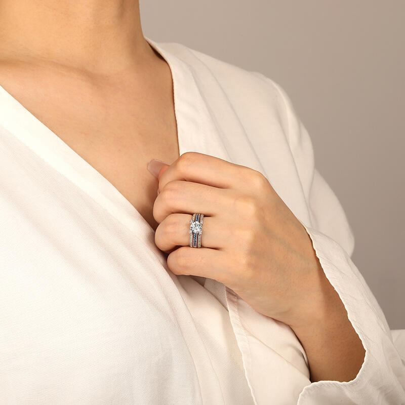 "Essence of Love" Round Cut Bridal Set