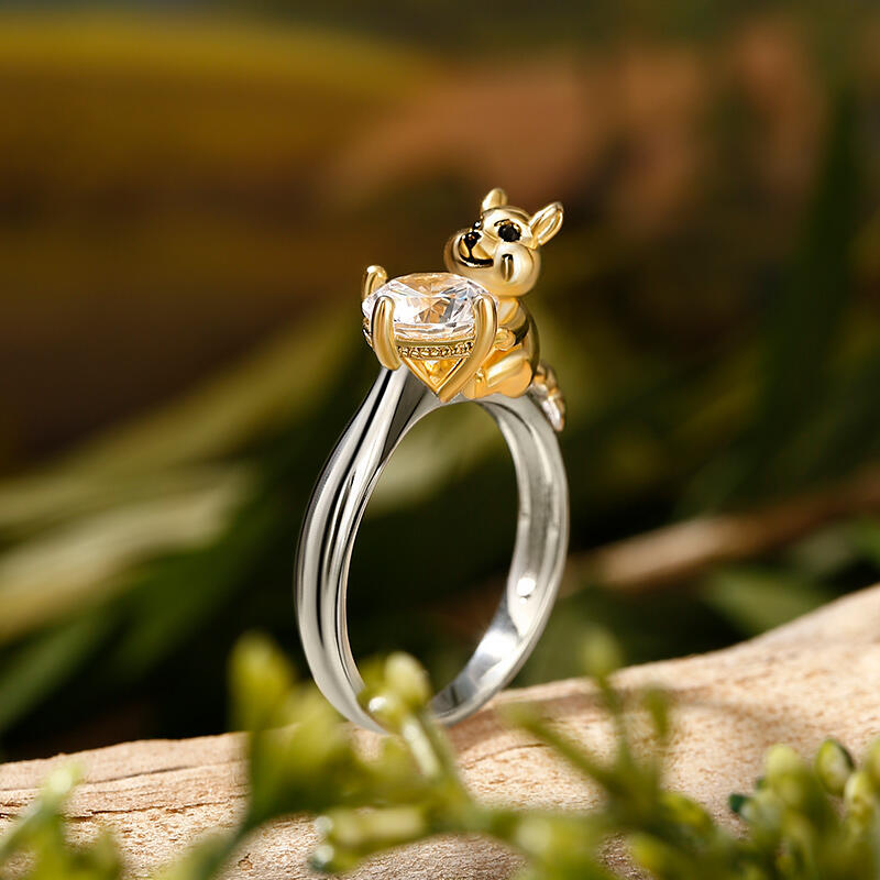 Jeulia Hug Me "Smiling Chipmunk" Round Cut Sterling Silver Ring