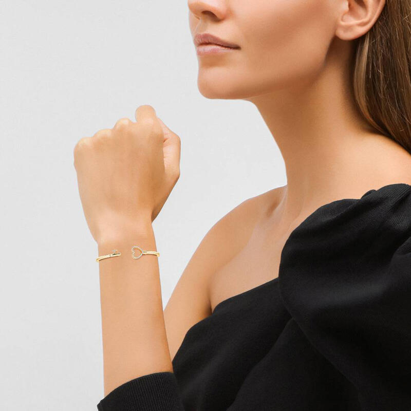 Jeulia "Key to My Heart" Sterling Silver Bangle