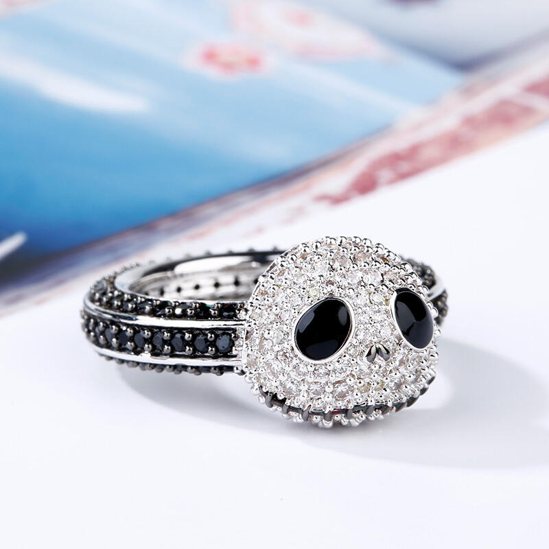 Jeulia "Halloween Fun" Skull Design Sterling Silver Ring