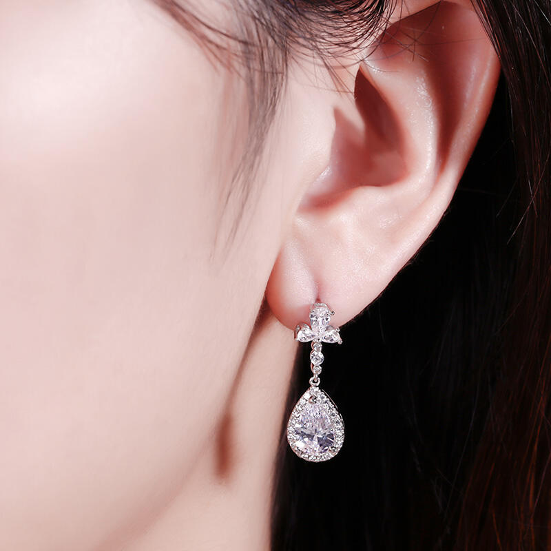 Jeulia Aretes De Plata Esterlina Con Corte Halo Pera