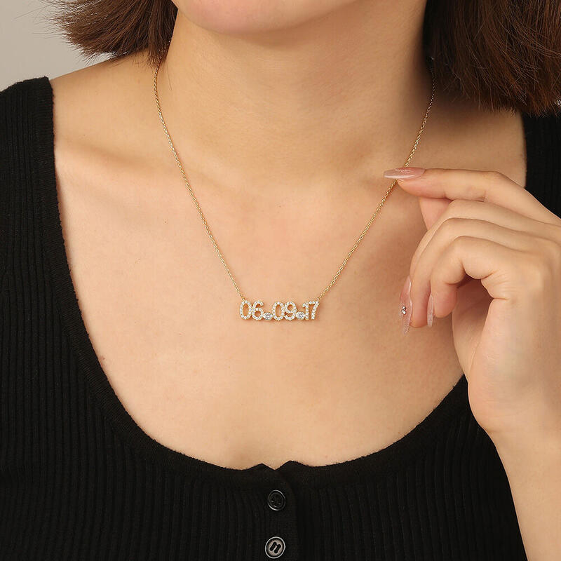 "Kostbarer Moment" Personalisierter Datumsanhänger