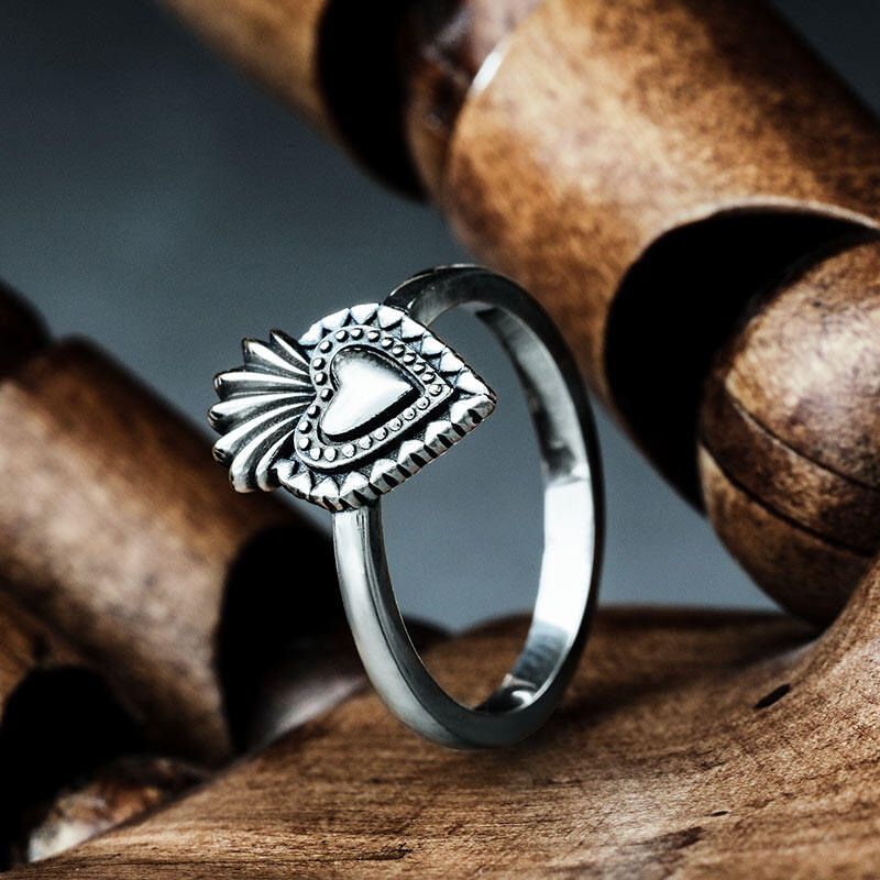 Jeulia Anillo del corazón sagrado de plata de ley