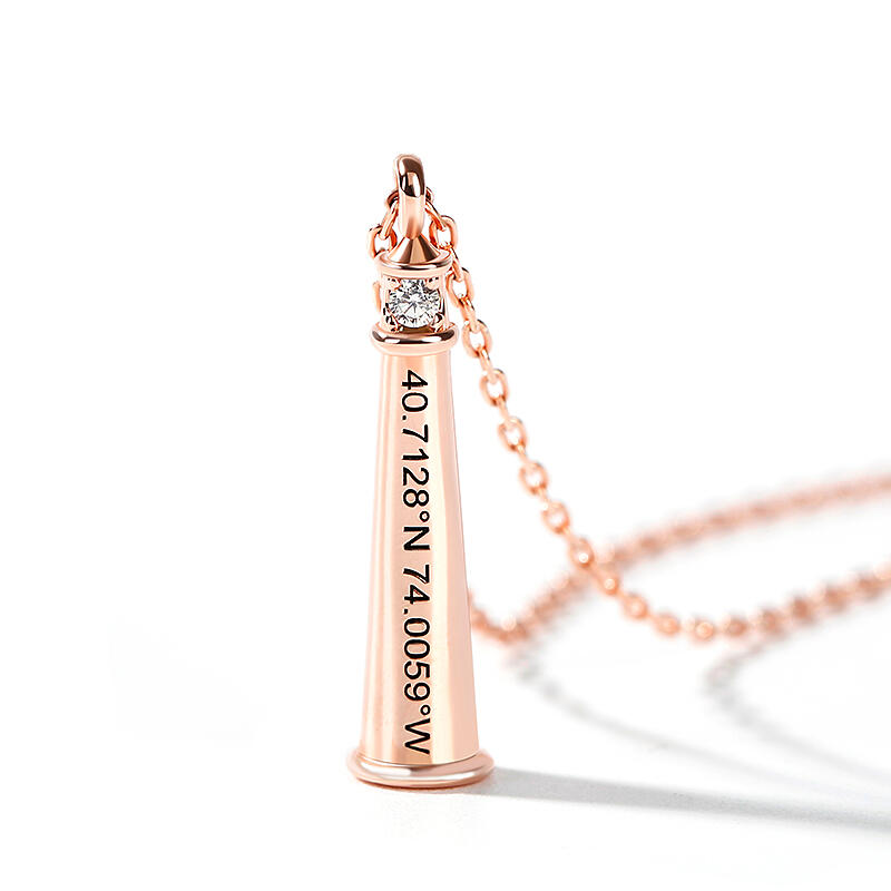 Jeulia "Luz de guía" Collar de plata esterlina personalizado de corte redondo con diseño de faro