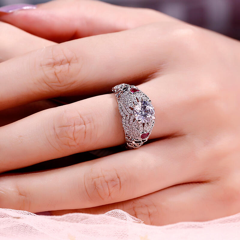 Jeulia Vintage Round Cut Heart Sterling Silver Skull Ring