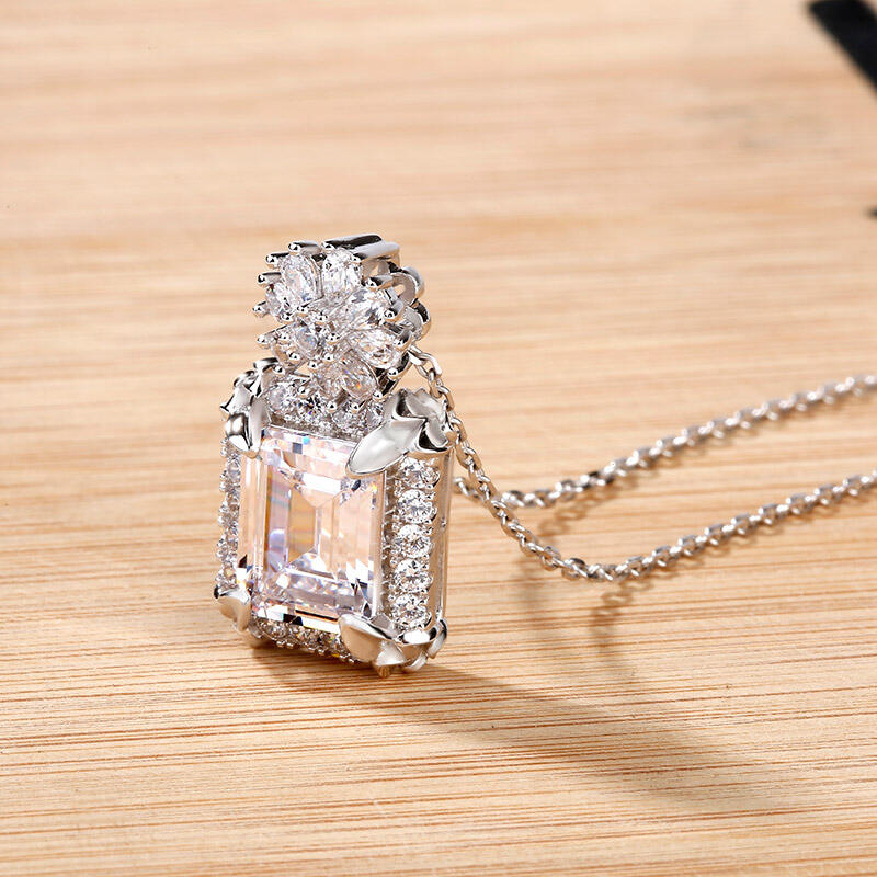 Jeulia Vintage Flower Halo Emerald Cut Sterling Silver Pendant Necklace