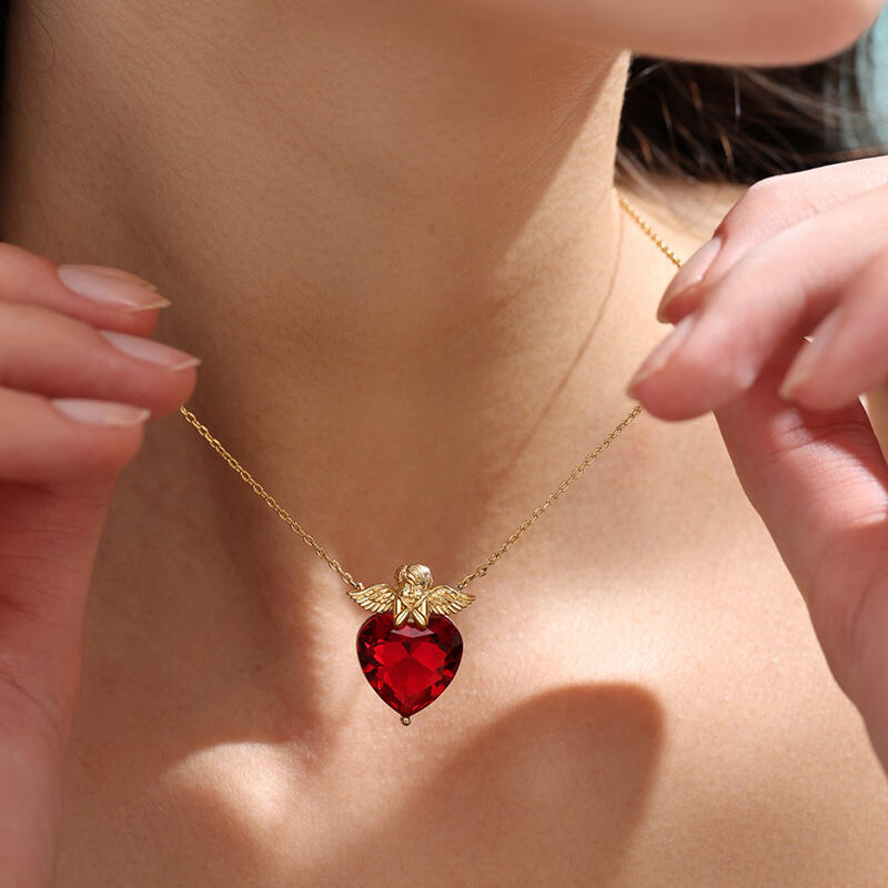 Jeulia Collar con colgante de corazón de Cupido de plata de ley