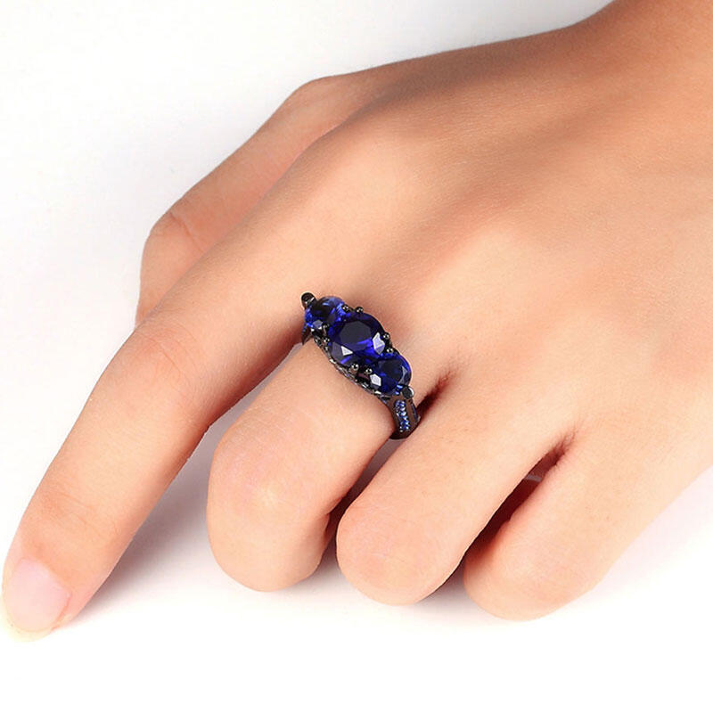 Anillo Con Tres Piedras De Corte Redonda En Plata De Ley