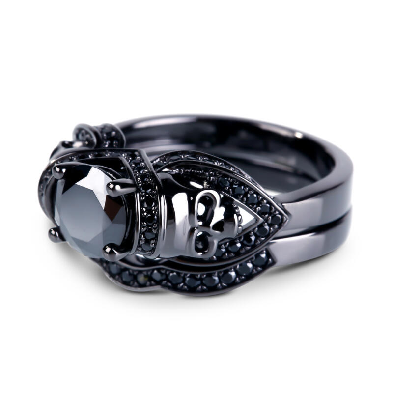 جوليا خاتم جمجمة بقطع دائري من الفضة الإسترليني أسود