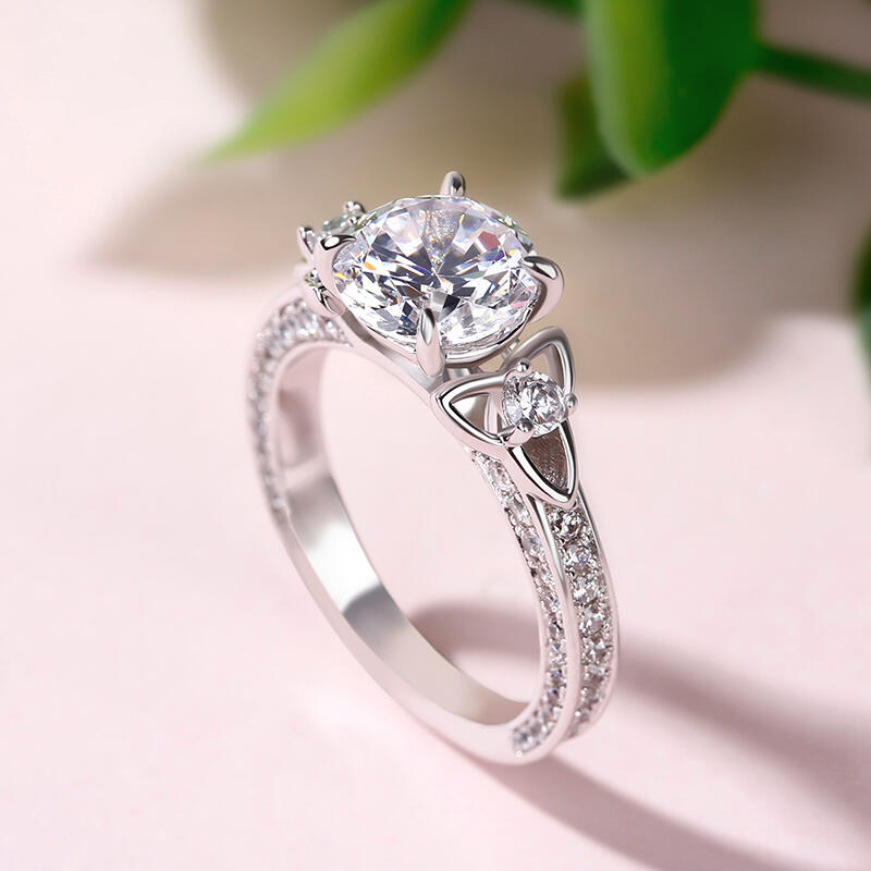 Jeulia Celtic-style Knot Round Cut Sterling Silver Ring