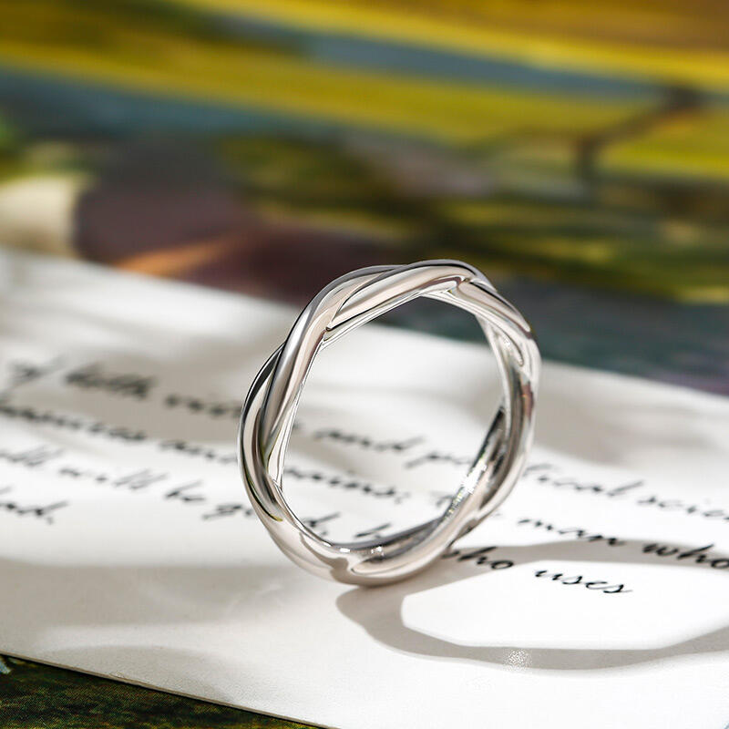 Jeulia Anillo de compromiso para hombre de plata esterlina con diseño simple torcido