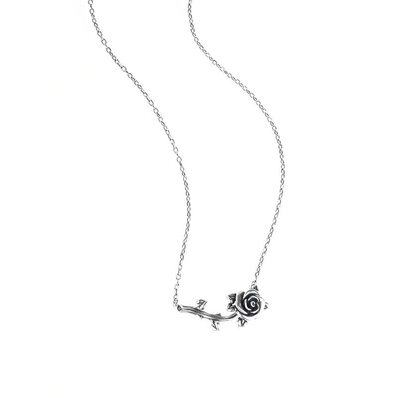 Jeulia Heart Leaves Rose Branch Necklace