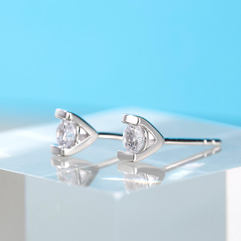 Jeulia Simple Round Cut Sterling Silver Earrings