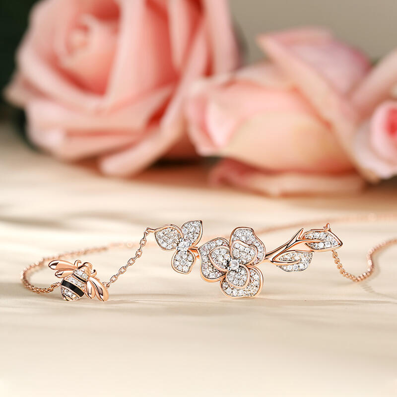 Jeulia Collar de Plata de Ley con Abeja y Flor