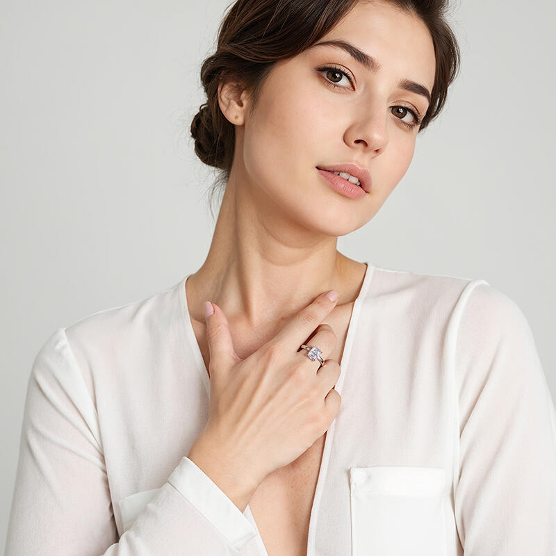 "Liebesgeschichte" 3ct Langkissen-Schliff Solitär Verlobungsring