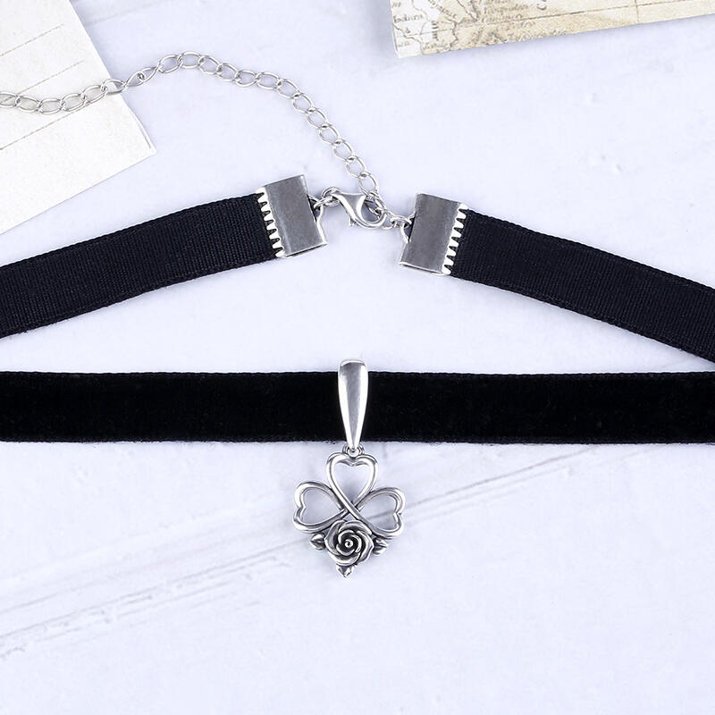 Jeulia フラワー&ハート チョーカー