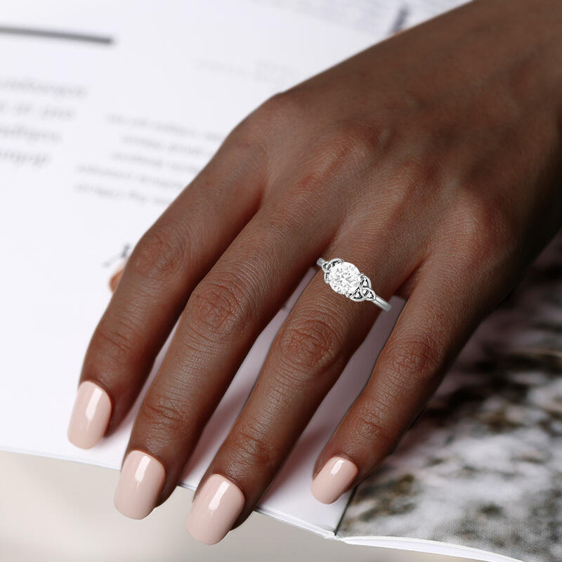 "Serendipia" Round Cut Side Stone Engagement Ring