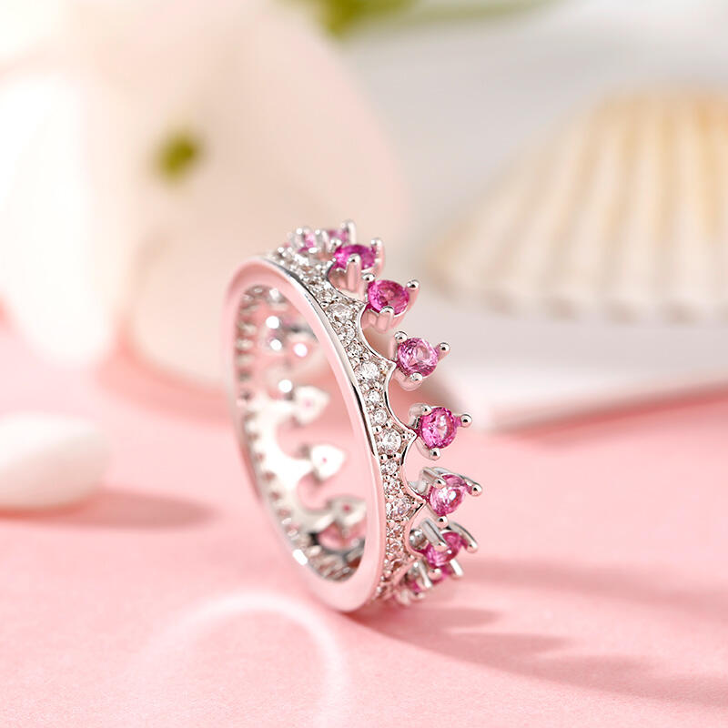 Jeulia "Be Your King" Sterling Silver Round Cut Ring