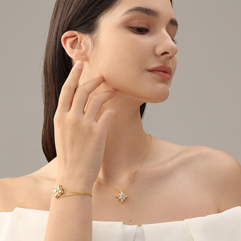Jeulia Collar De Plata Esterlina De Floral Milgrain