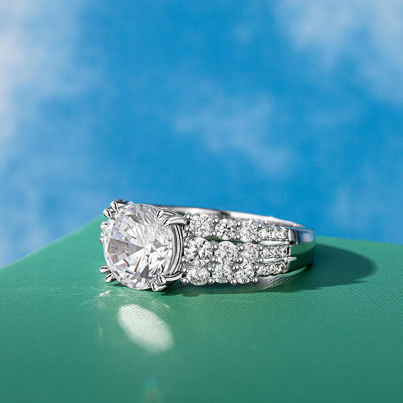 Jeulia Anillo Con Las Piedras Laterales De Talla Redonda En Plata De Ley