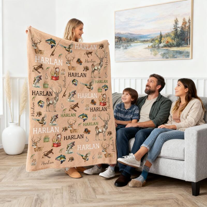 Personlig filt med namn och olika djurmönster en cool present till vänner