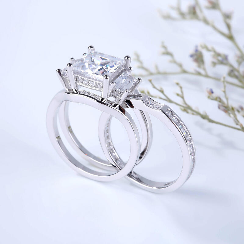 Jeulia Three Stone Princess Cut Sterling Silver Ring Set